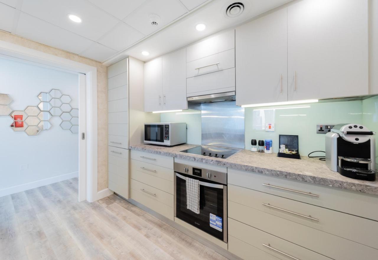 Boutique Living - Burj Views - Renovated Appartamento