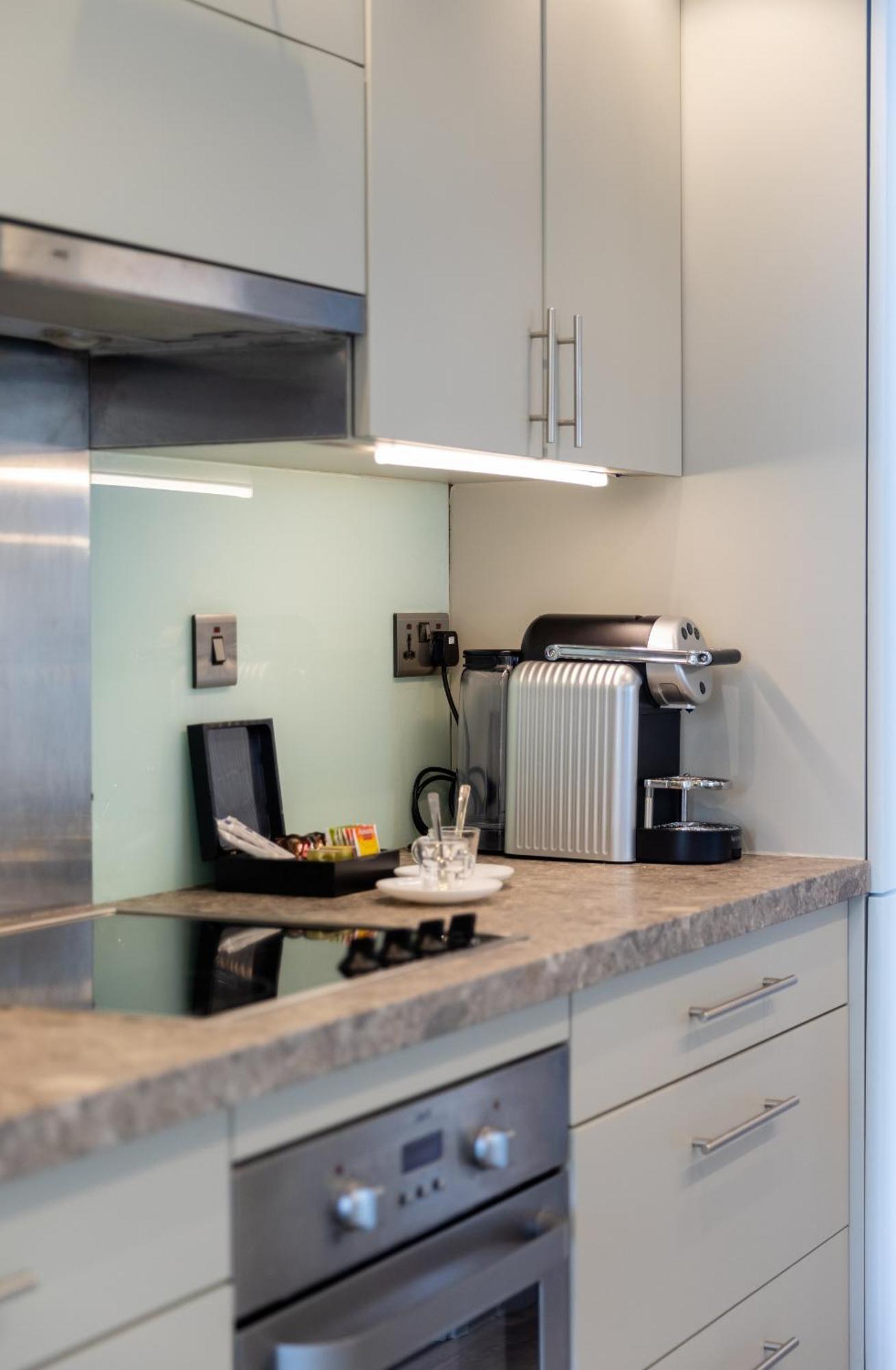 Boutique Living - Burj Views - Renovated Appartamento Dubai